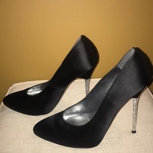 MAKE OFFER Stuart Weitzman black satin .